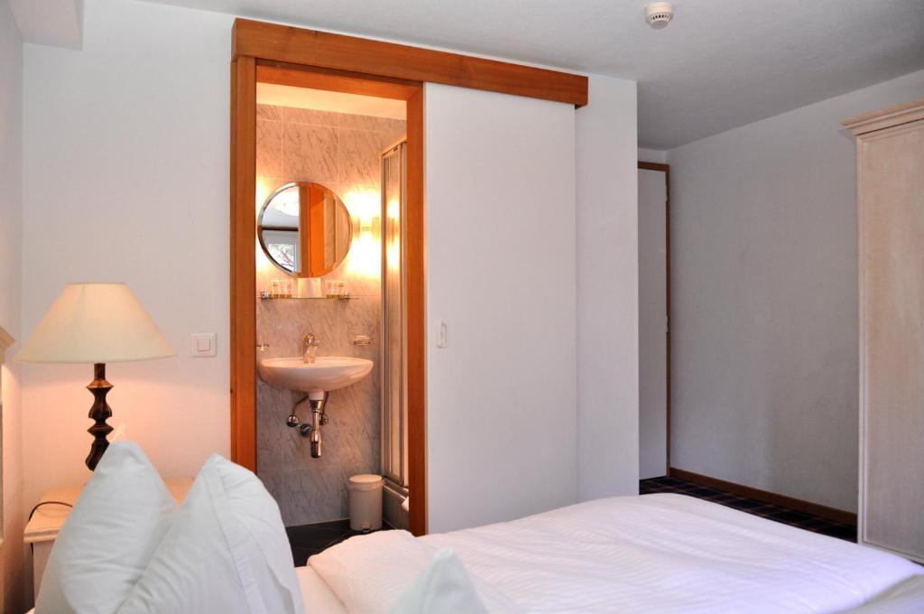 Hotel De La Paix Champéry Habitación foto